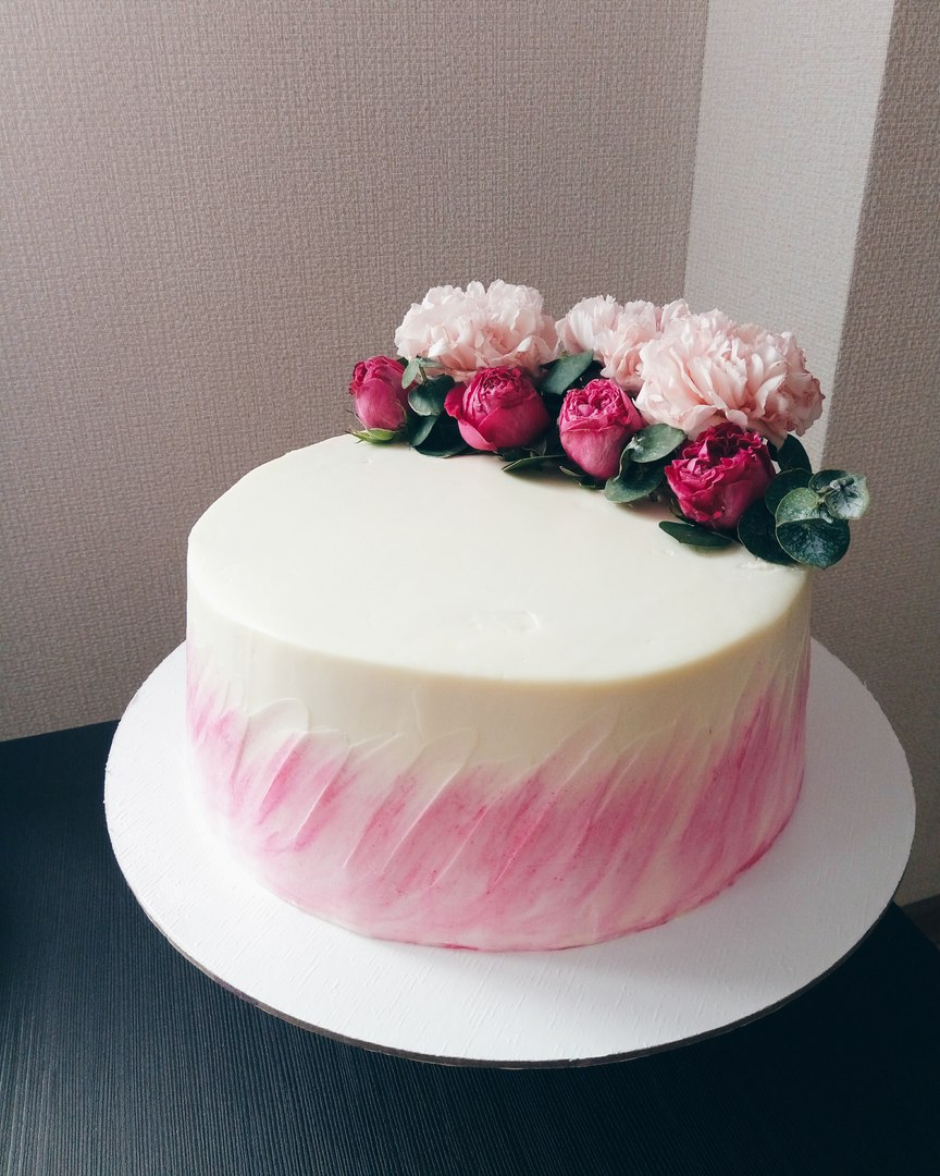 Крем чиз простой. Покрытие крем чиз. Свадебный торт покрытие крем чиз. Торт розовый крем чиз. Торт мрамор крем чиз.